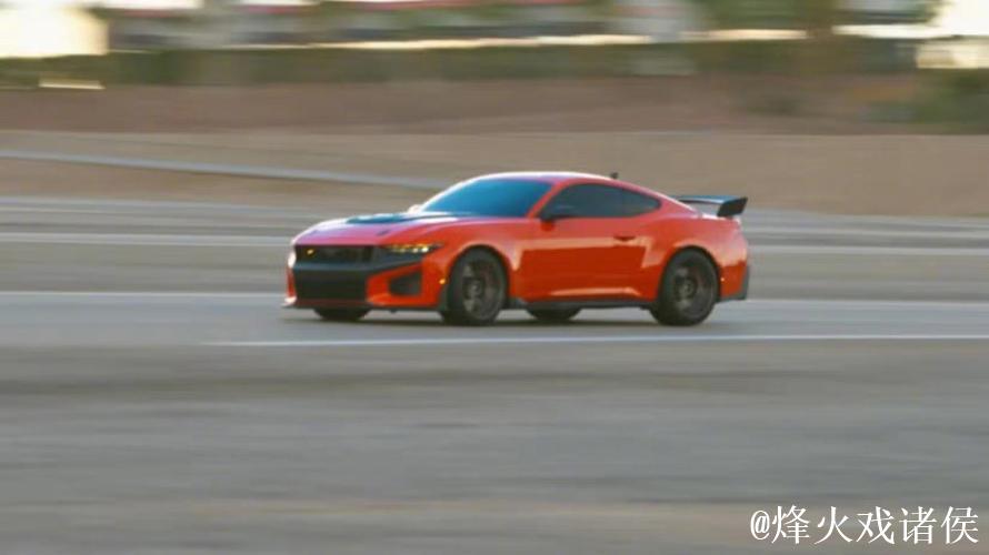 F1 冠军维斯塔潘试驾，福特最强 Dark Horse 遭红牛“剧透”