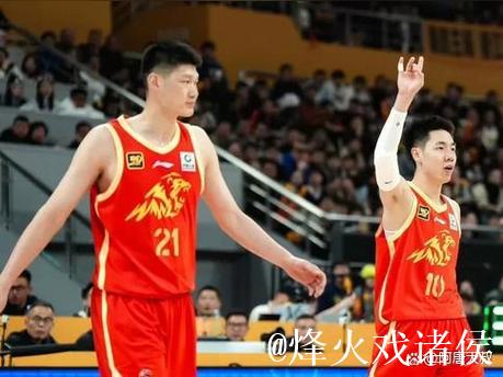 胡金秋16+6布朗轮休 北京单节7分遭广厦双杀 胡金秋16+6布朗轮休 北京单节7分遭广厦双杀