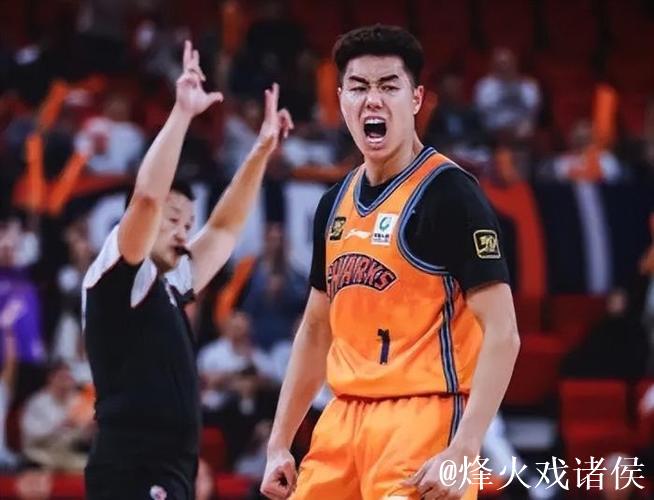 俱乐部杯-李添荣20分上海胜山西 洛夫顿24+12 俱乐部杯-李添荣20分上海胜山西 洛夫顿24+12